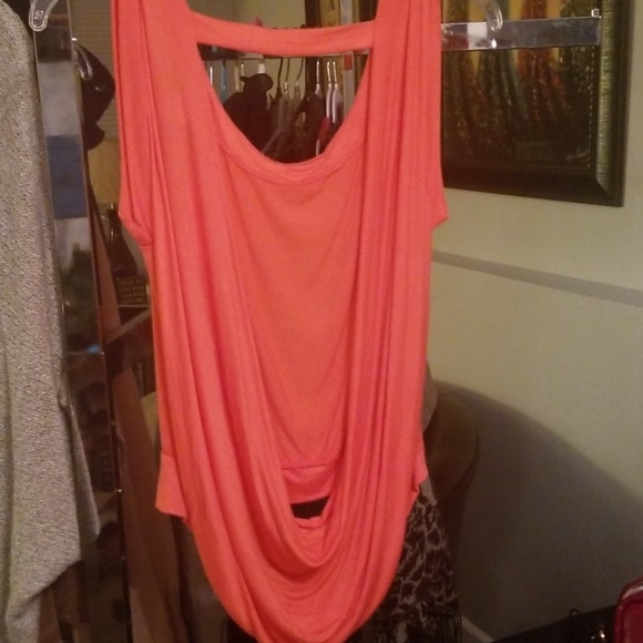 Backless Half Top - Picture 3 of 4